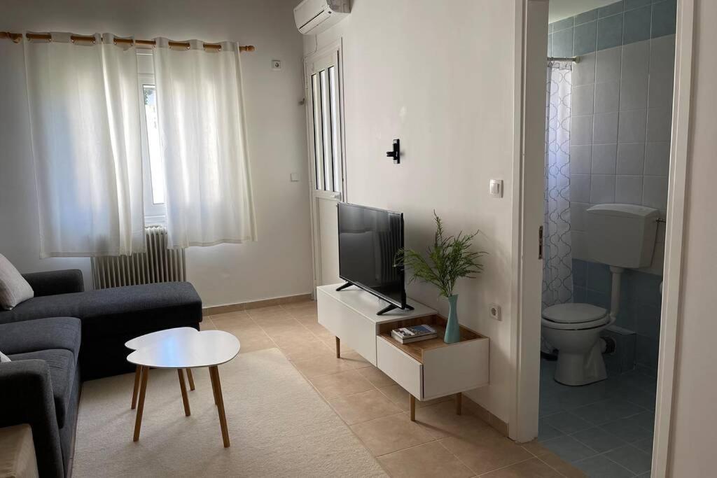 Attic Studio Stay Каламата Екстер'єр фото