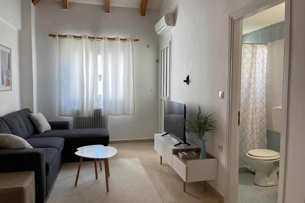 Attic Studio Stay Каламата Екстер'єр фото
